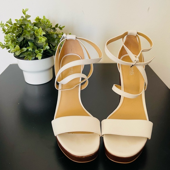 Michael Kors heels - Picture 3 of 3